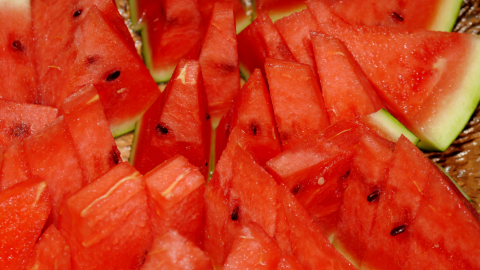 watermelon helps raise hemoglobin levels